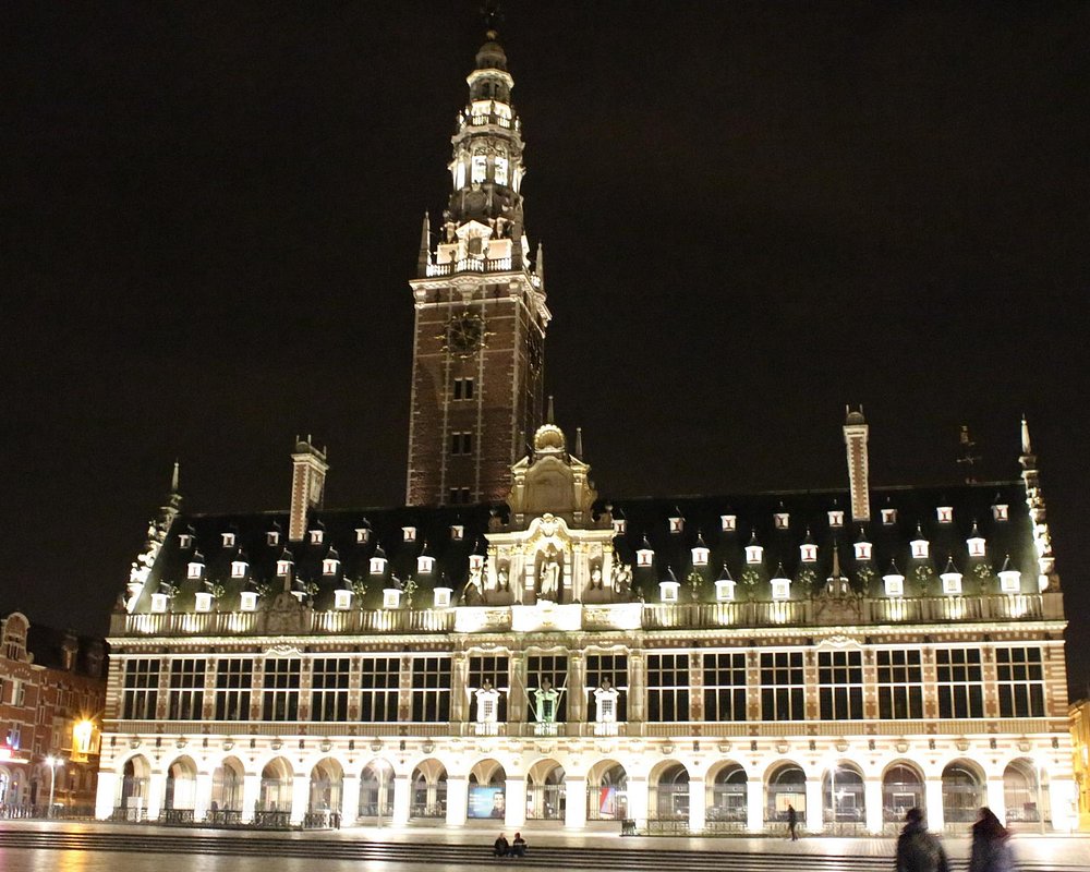 De Universiteitsbibliotheek op het Ladeuzeplein in Leuven